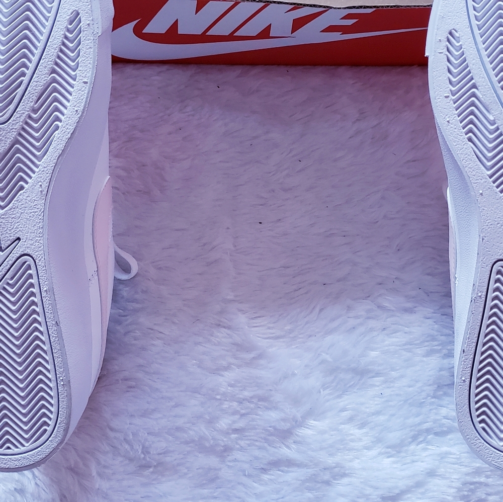 New Womens Nike Court Royale - Picture 4 of 8